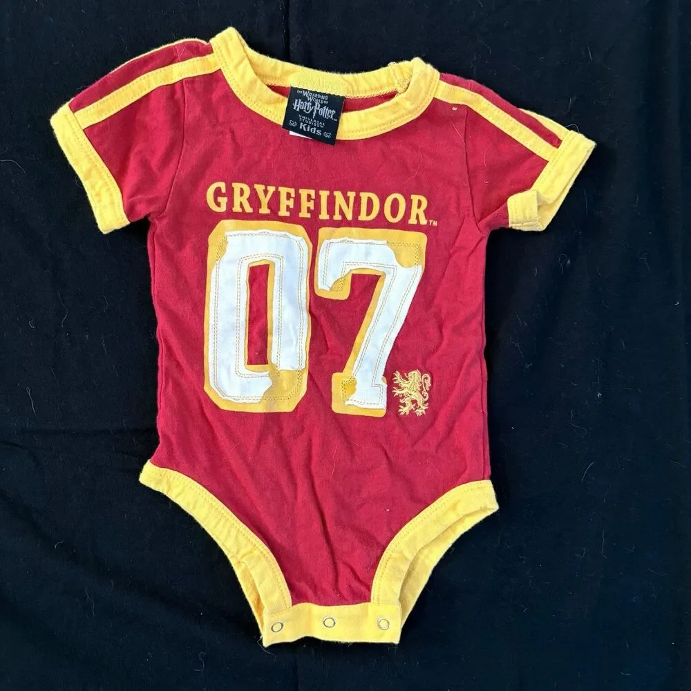 Universal studios Harry Potter gryffindor One piece shirt size 6 months 6m